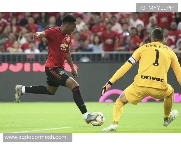 世界冠军杯足球明星的传奇故事与辉煌成就解析